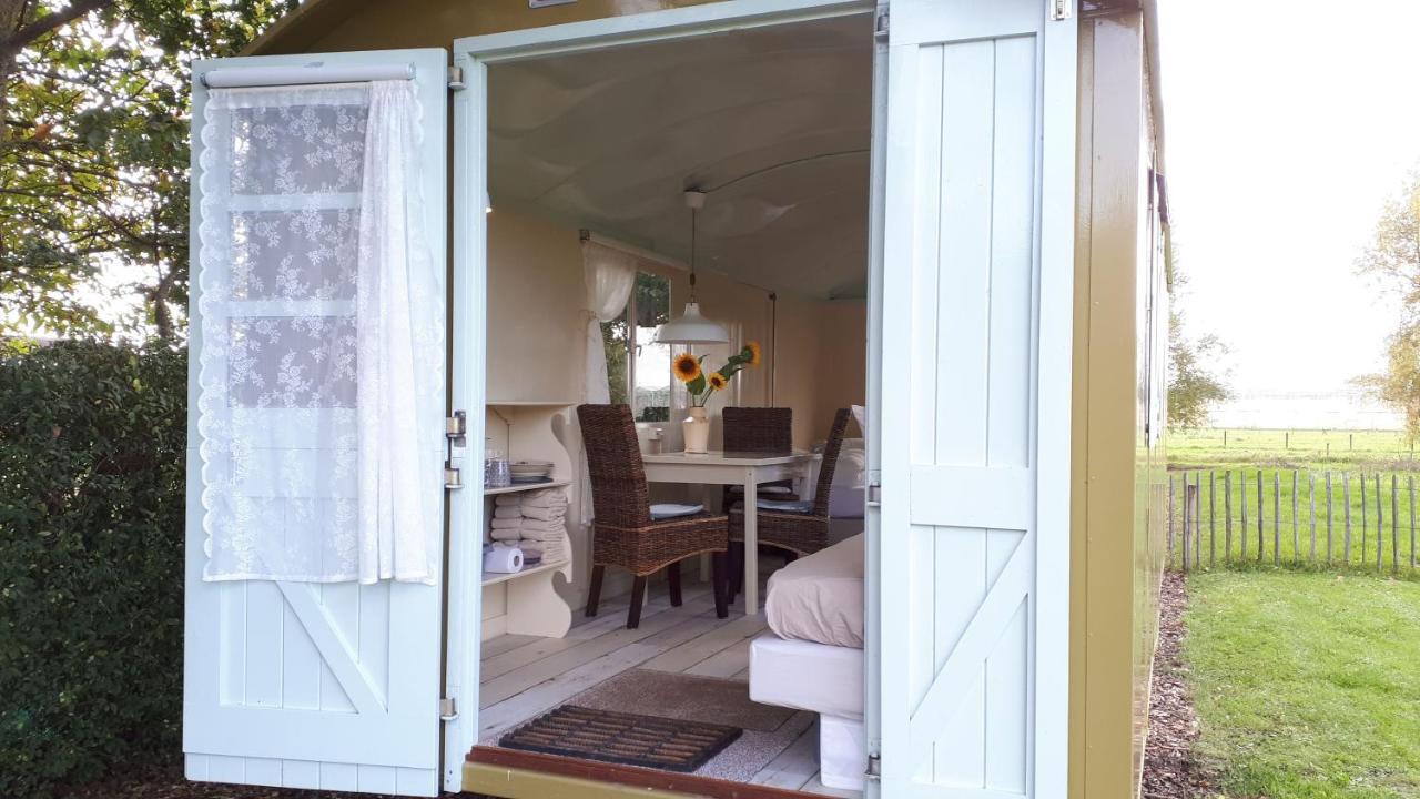 Pipowagen Overnachting Het Houten Huis Zaltbommel Exterior foto